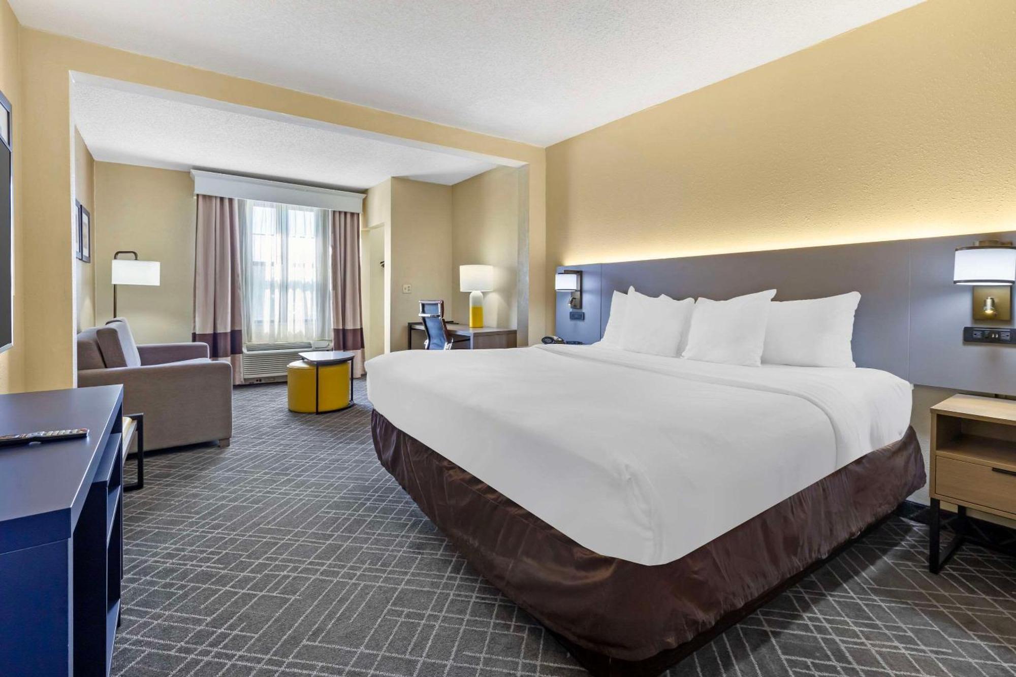 Comfort Suites Hanes Mall Winston-Salem Eksteriør bilde